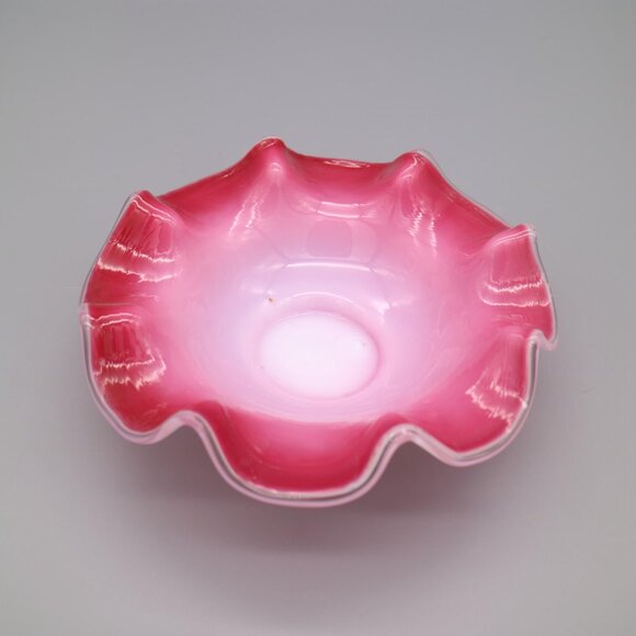 Antique Victorian Pink Cased Glass Ruffled Berry Bowls (Set of 4) - Picture 7 of 11